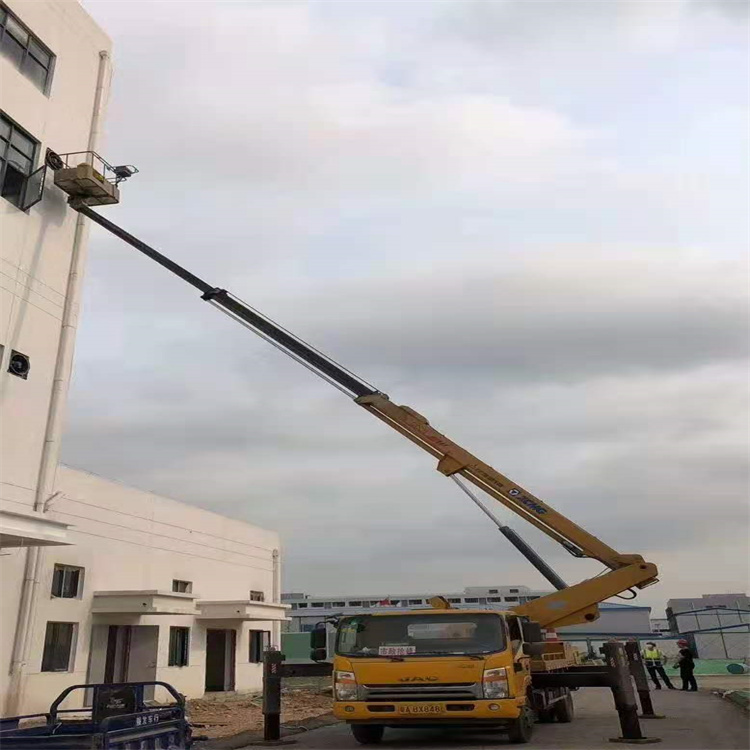 随县哪里有小型吊车出租的